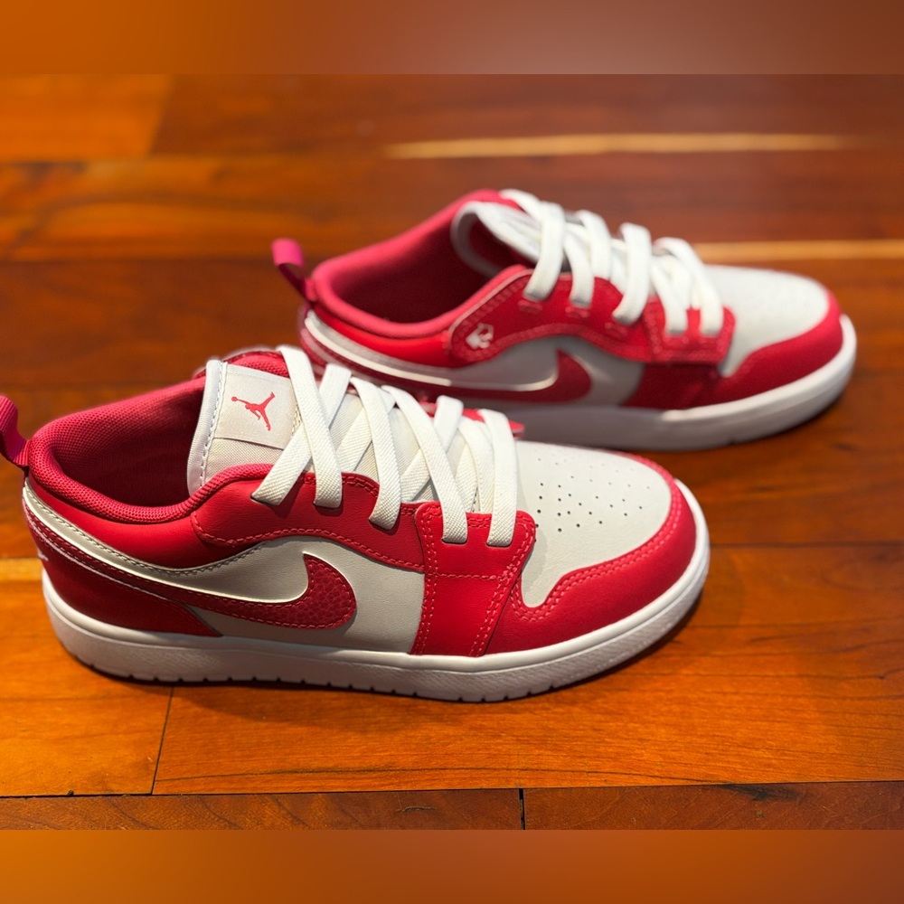 Nike Air Jordan 1 Low-Top Sneakers in Hot Pink and White - size 3Y